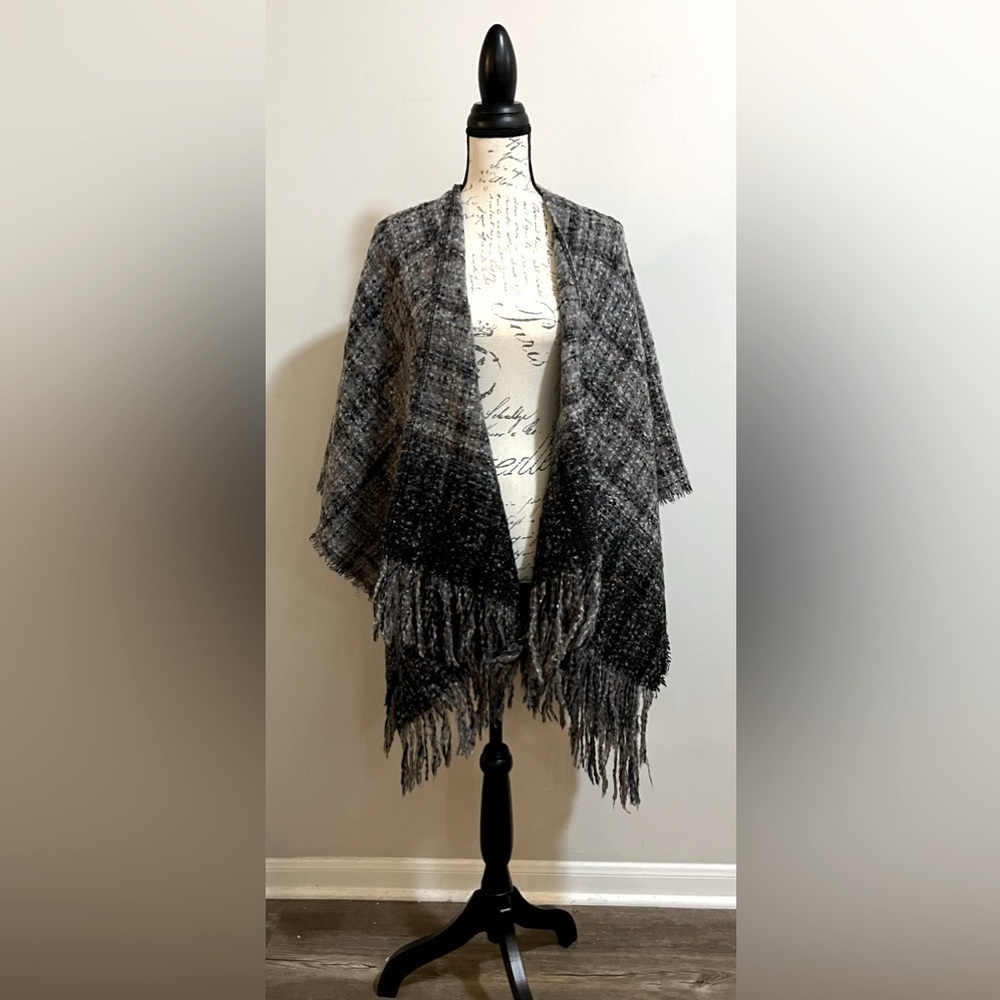 🖤 BEAUTIFUL! Multi-colored luxe fabric sweater wrap by Cejon
